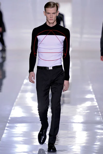 Look 26
